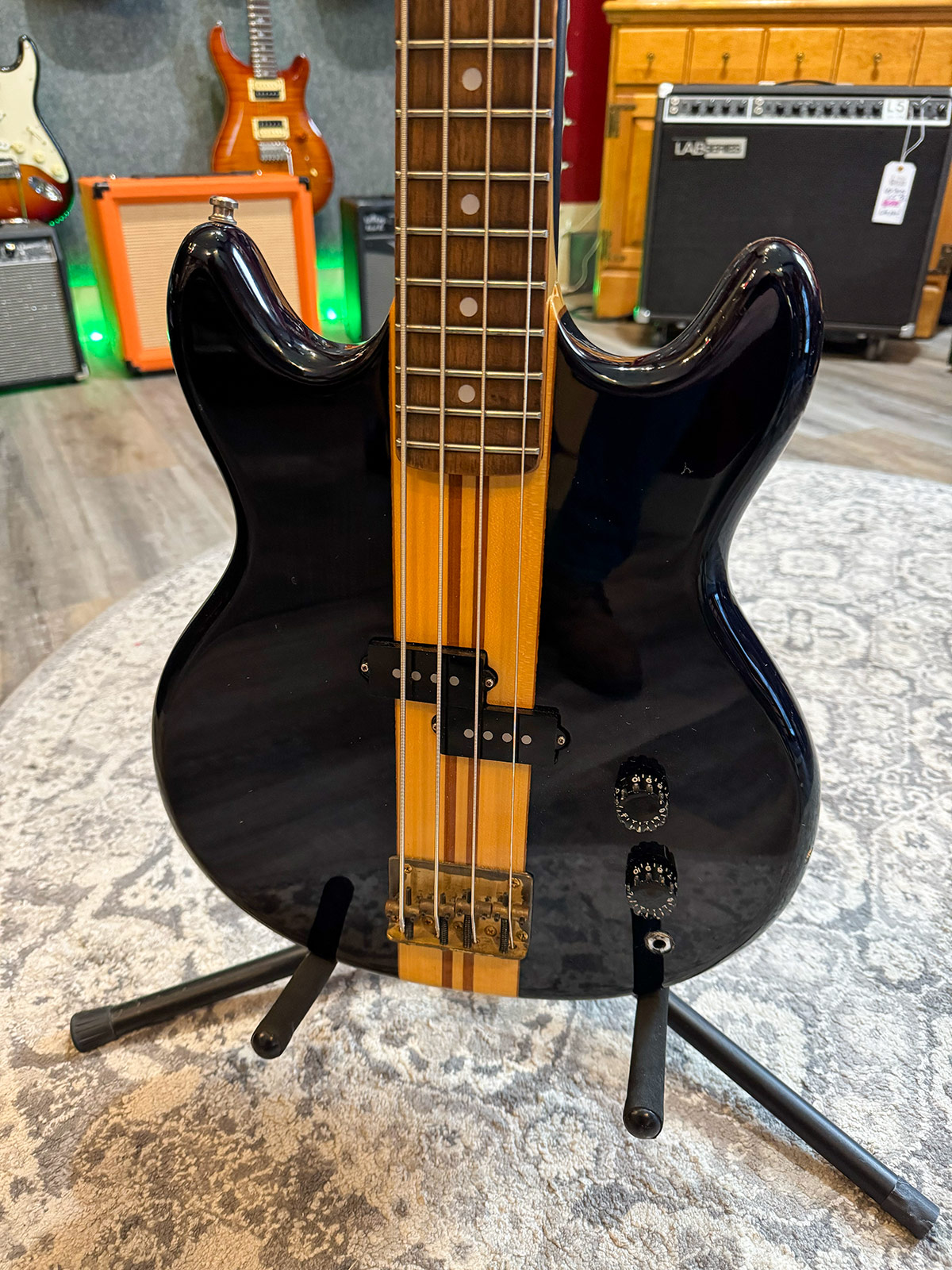 vantage-bass-2